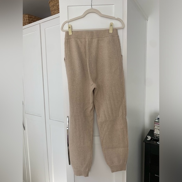 Weekend Stories Revolve set - Picture 5 of 8